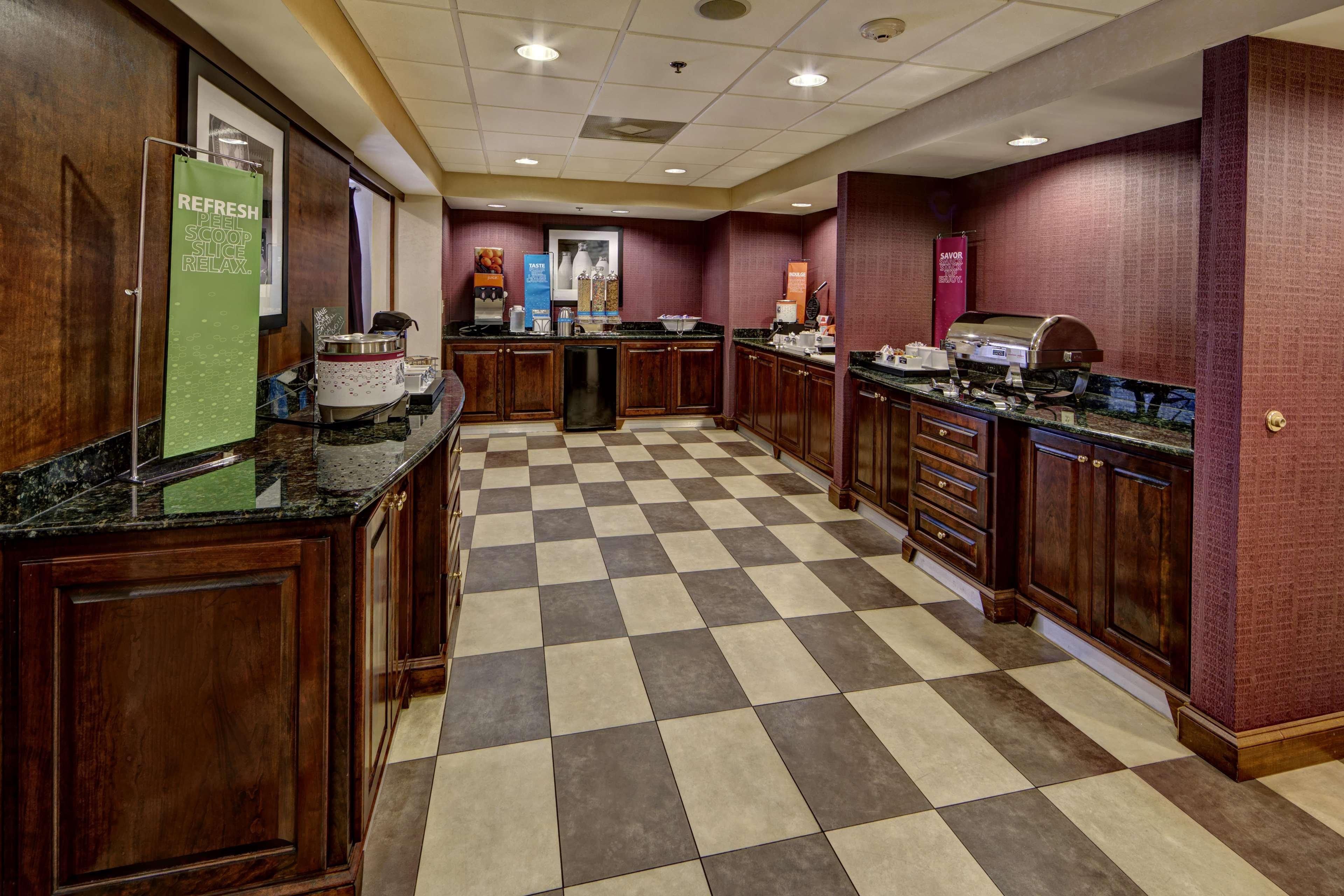 Hampton Inn Manning Bagian luar foto