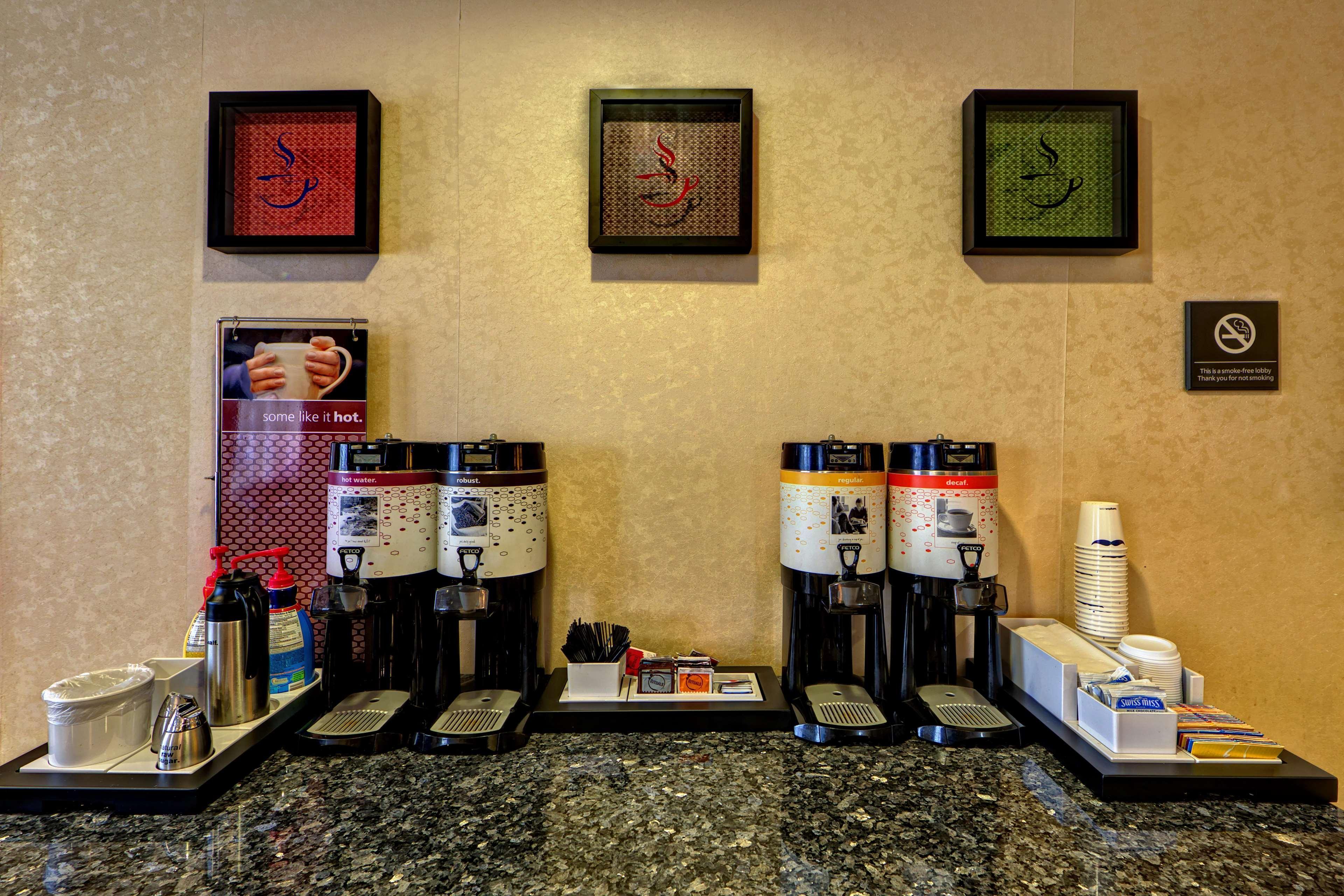 Hampton Inn Manning Bagian luar foto